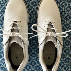 Jack Grace Women’s white golf shoes with 3 extra saddles. Size 8.